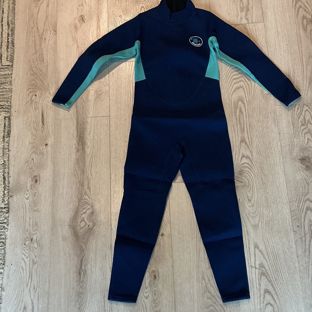REALON size L Kids Full-Body Swim wetsuit in Navy with Aqua Accents NIP